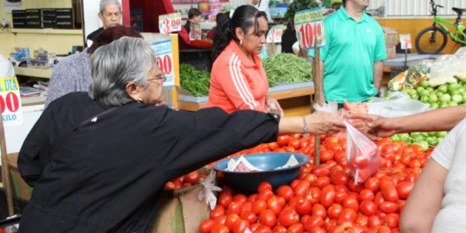 Por aumento salarial, Banxico prevé ajustar al alza pronóstico de inflación