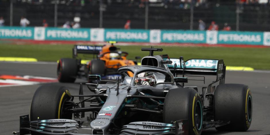 Hamilton gana el GP de México y Checo finaliza en el séptimo lugar