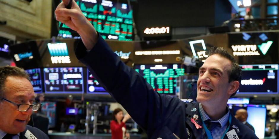Wall Street y BMV cierran con ganancias tras ‘lunes negro’