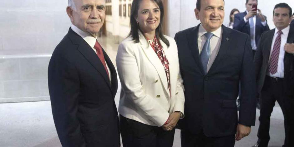 Ministra Ríos-Farjat ofrece autonomía de poderes fácticos
