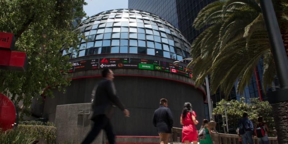 Bolsa Mexicana de Valores suspende operaciones de emergencia tras desplome de 7%