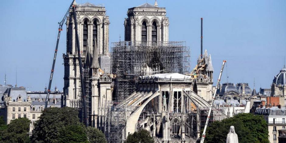 Suena campana en Notre Dame a un año del incendio en que la devastó