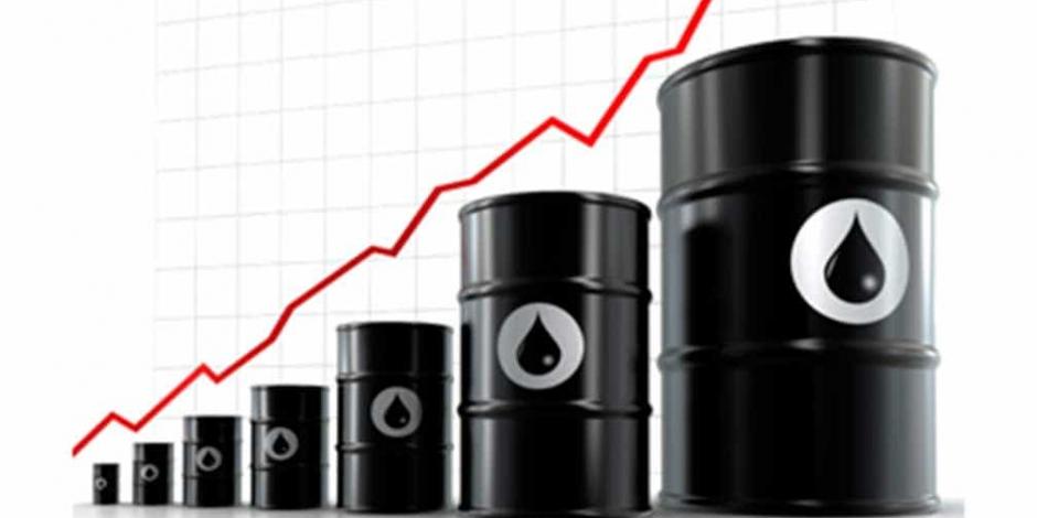 Precios del petróleo suben hasta 4% tras ataque iraní