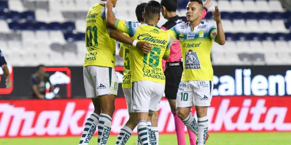 León vence 3-1 a Pumas, que ya suma cuatro juegos sin ganar