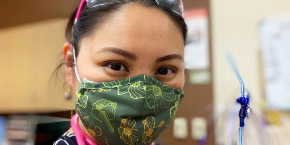 Moda en la pandemia: cubrebocas con estilo hawaiano