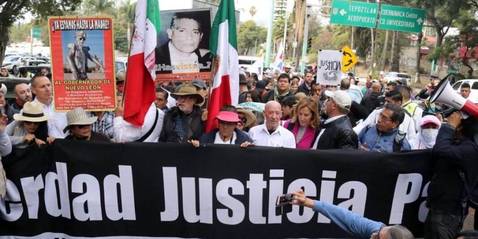 Marcha por la Paz sale de Tres Marías rumbo a CDMX