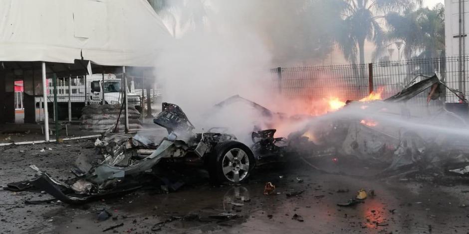 Explota autobomba en Celaya; descartan lesionados