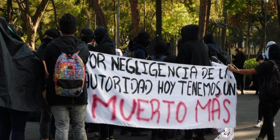 estudiantes, UNAM, CCH, Azcapotzalco, muerte, almno, marcha, insurgentes, rectoria, alumnos, manifestantes