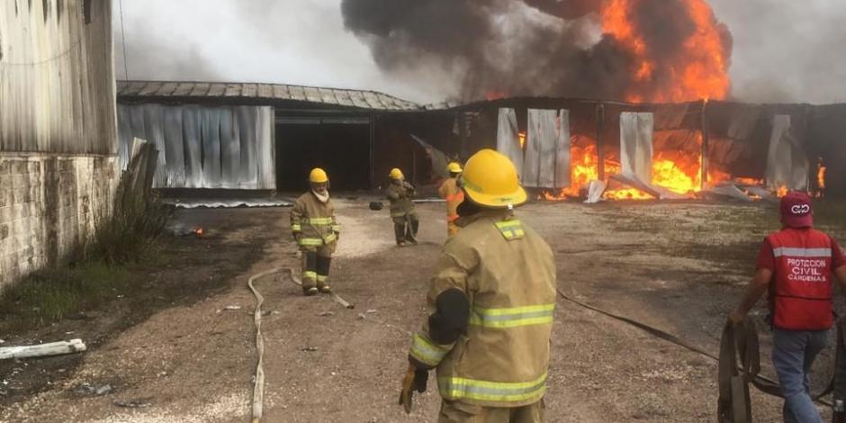 Se incendia bodega de huachicol en Cárdenas, Tabasco