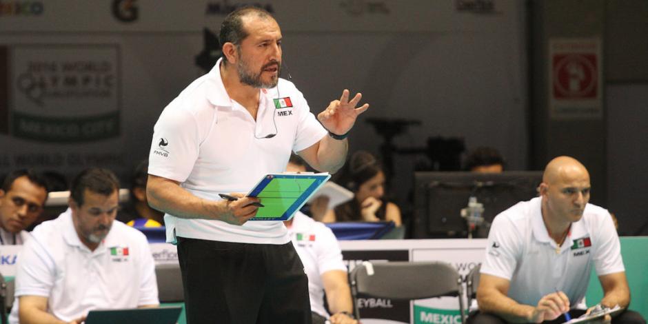 Jorge Azair, entrenador del Tri varonil de voleibol, da positivo por COVID-19