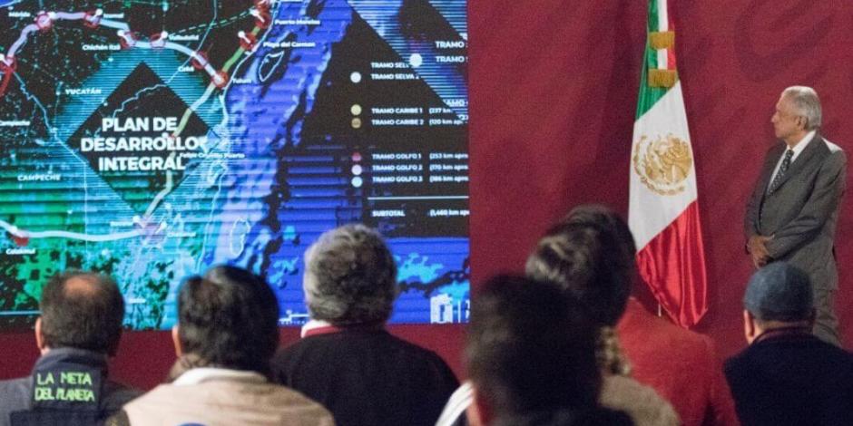 AMLO no descarta dar "banderazo virtual" a inicio de obras del Tren Maya