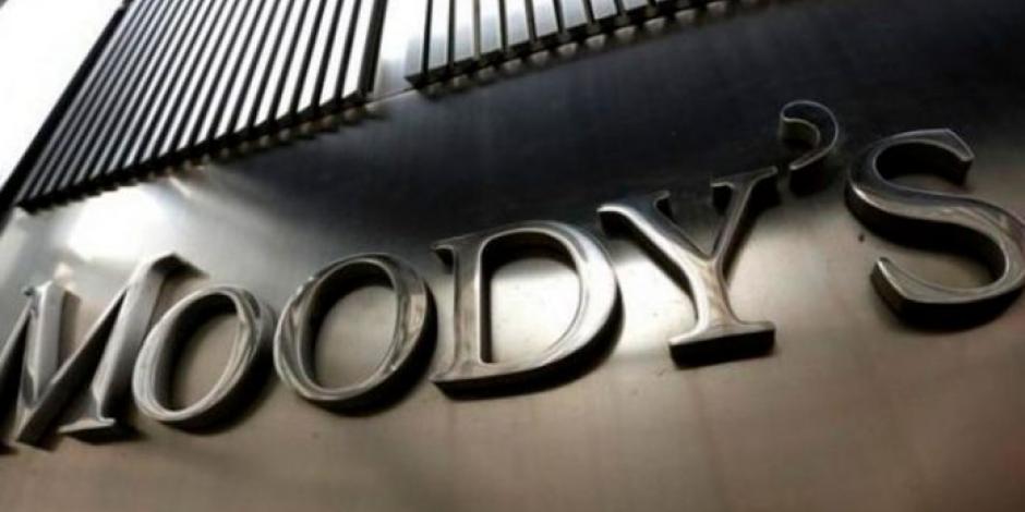 Moody's recorta a 0.9% proyección para México y advierte riesgo a calificación soberana