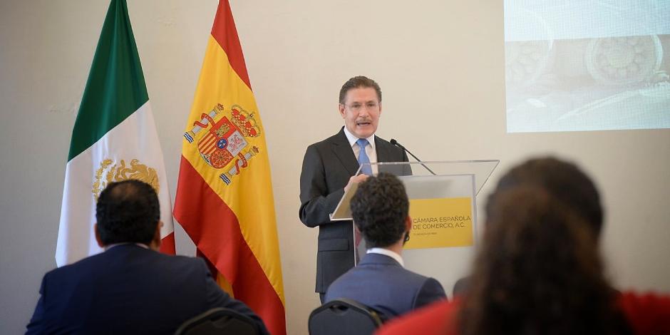 Rosas Aispuro destaca cualidades de Durango ante empresarios españoles