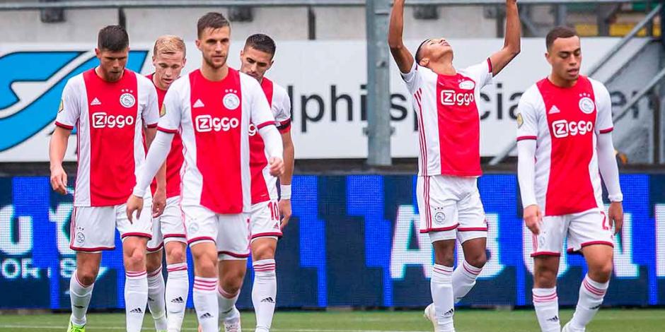 Edson Álvarez participa pocos minutos en victoria del Ajax