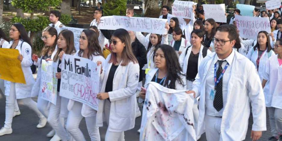 Continúa paro por asesinato de tres estudiantes en Puebla