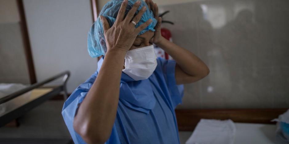Desbordados hospitales en Perú; exigen insumos para combatir COVID-19
