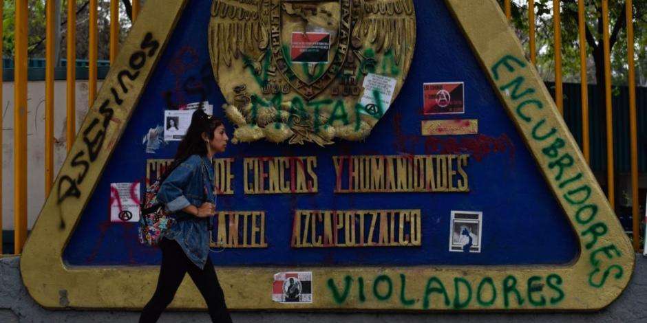Tras casi 2 meses de paro, alumnas abandonan el CCH Azcapotzalco