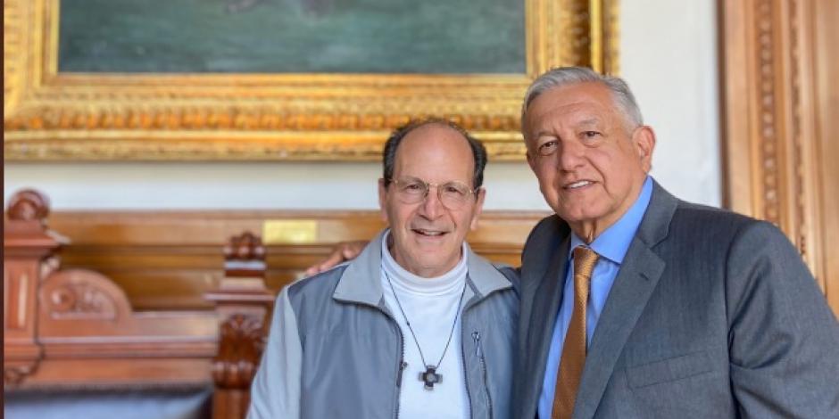 El pasado 27 de febrero, el presidente AMLO se reunió con el sacerdote y defensor de migrantes en el Palacio Nacional.