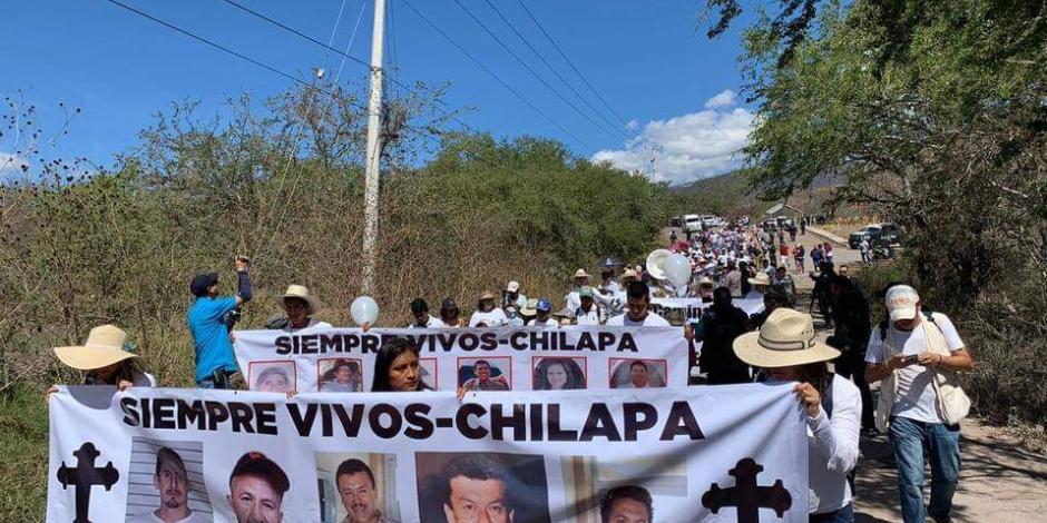 Los LeBarón inician caminata por la paz en Chilapa, Guerrero