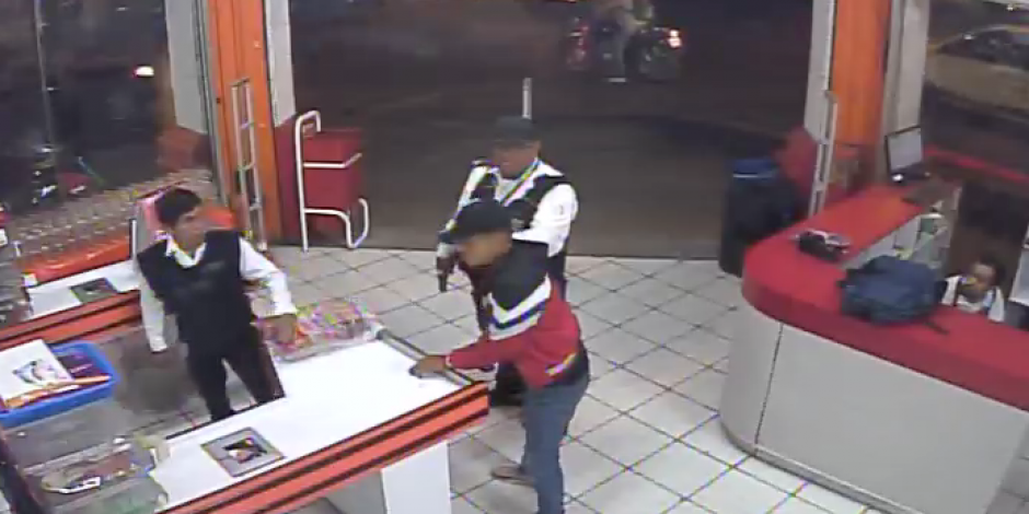 Difunden video de asalto en tienda en Cuernavaca; asesinan a policía