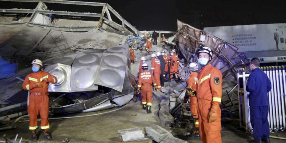 Suman 10 muertos por derrumbe de hotel en China