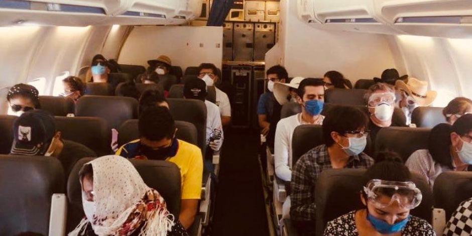 Regresan a su país 114 ecuatorianos varados en Cancún