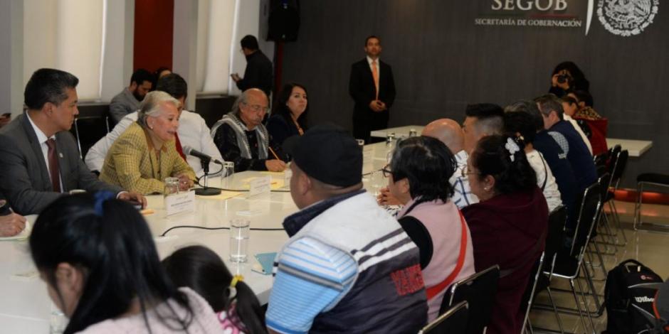 Padres de niños con cáncer entablan mesa de diálogo en Gobernación