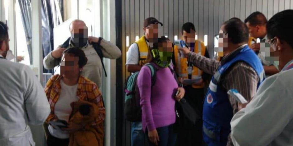 Llegan al AICM mexicanos varados en Perú por contingencia