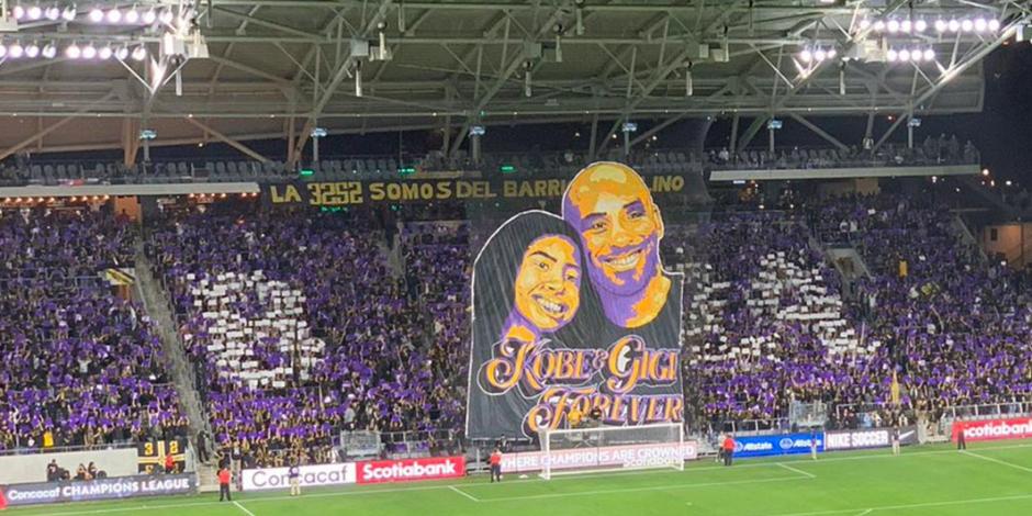 Carlos Vela y Los Ángeles FC recuerdan a Kobe Bryant con un tifo