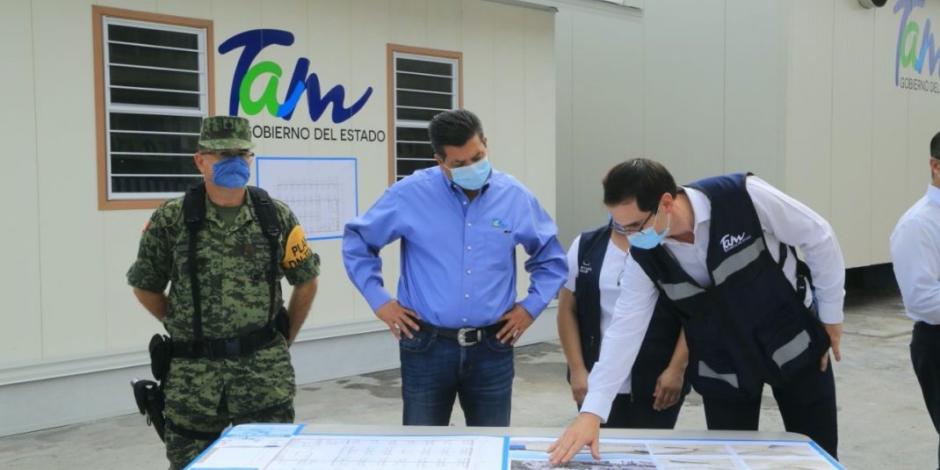 Construyen 8 hospitales móviles en Tamaulipas; gobernador supervisa obras