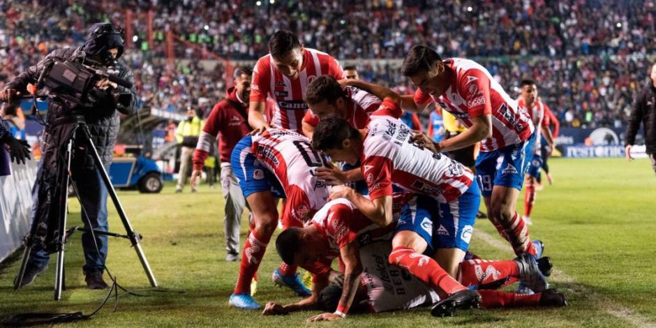 San Luis le arrebata victoria a Chivas en la agonía del partido