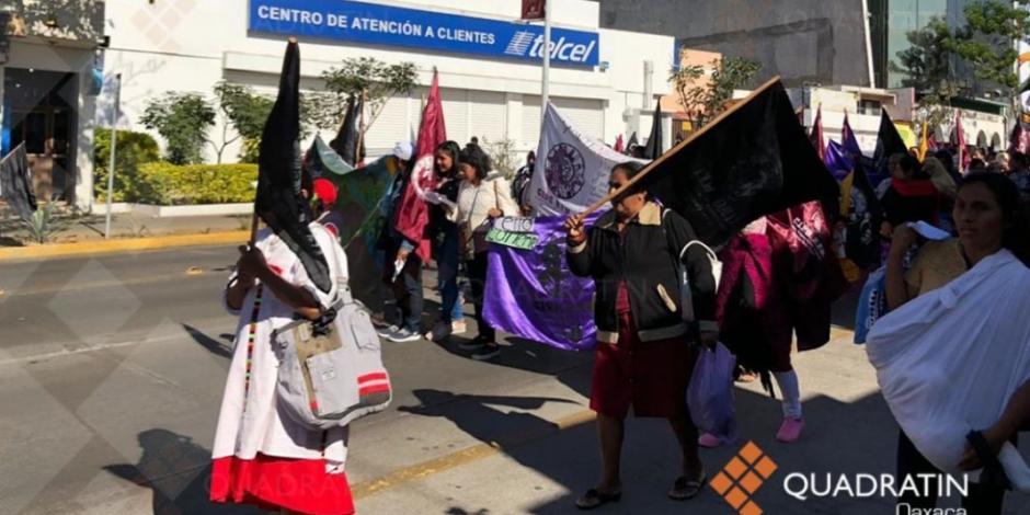 Se unen a la marcha mujeres indígenas y campesinas en Oaxaca