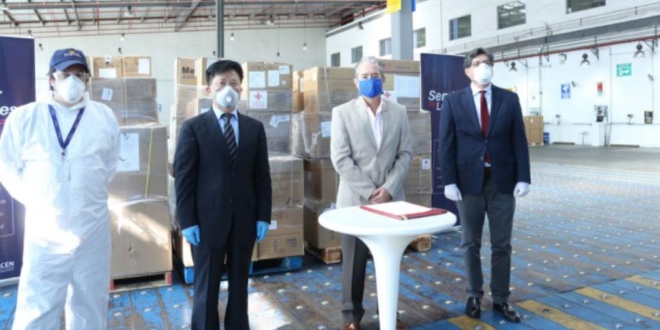 Dona China 9.3 toneladas de insumos médicos a Ecuador