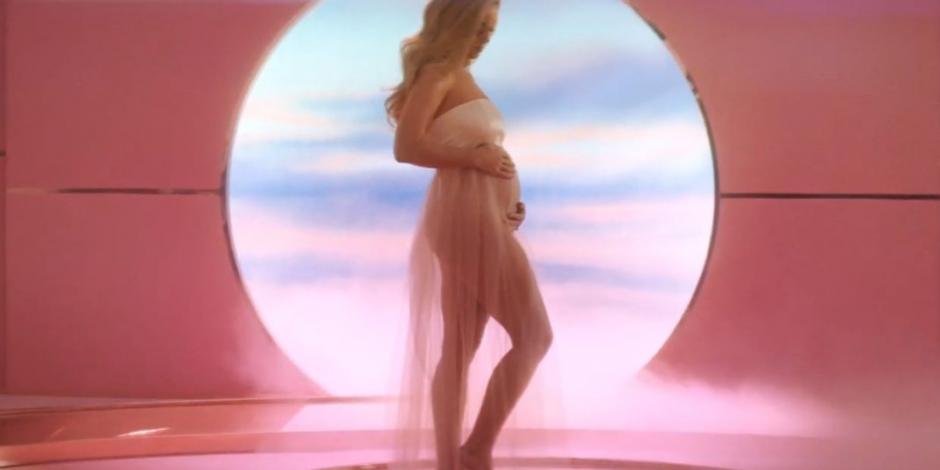 Katy Perry revela embarazo en su nuevo video musical
