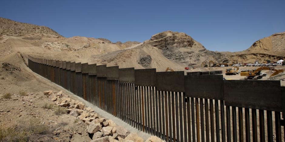 Para acelerar su muro, Trump se brinca leyes federales
