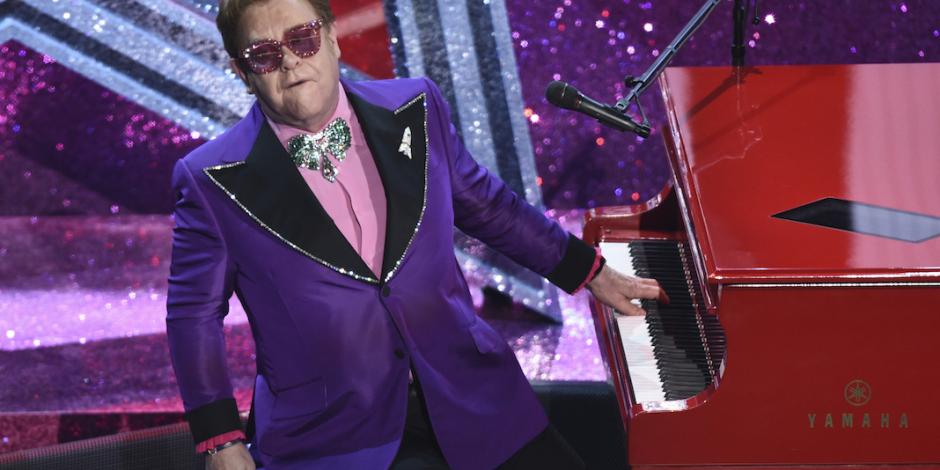 Elton John lidera show virtual para apoyar a médicos