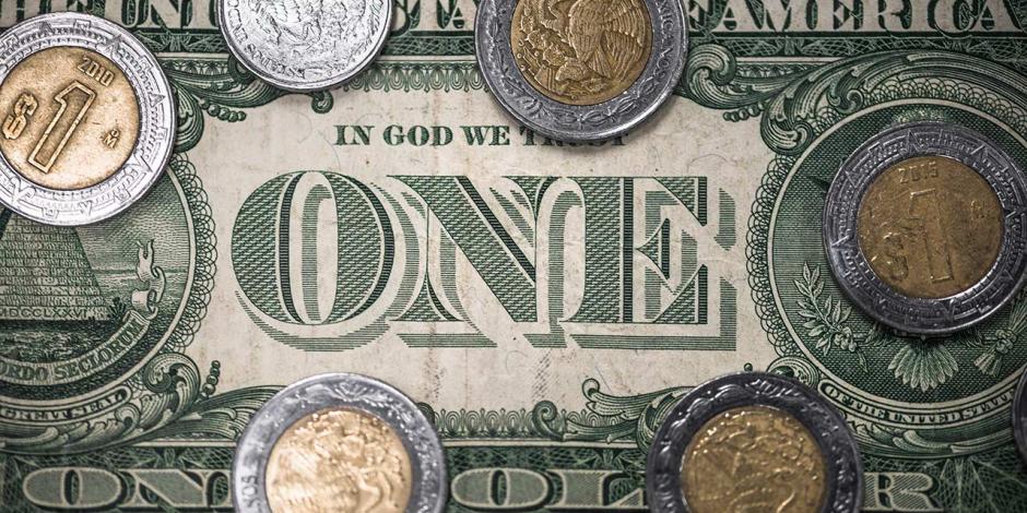 Dólar se dispara por arriba de 25 pesos en bancos