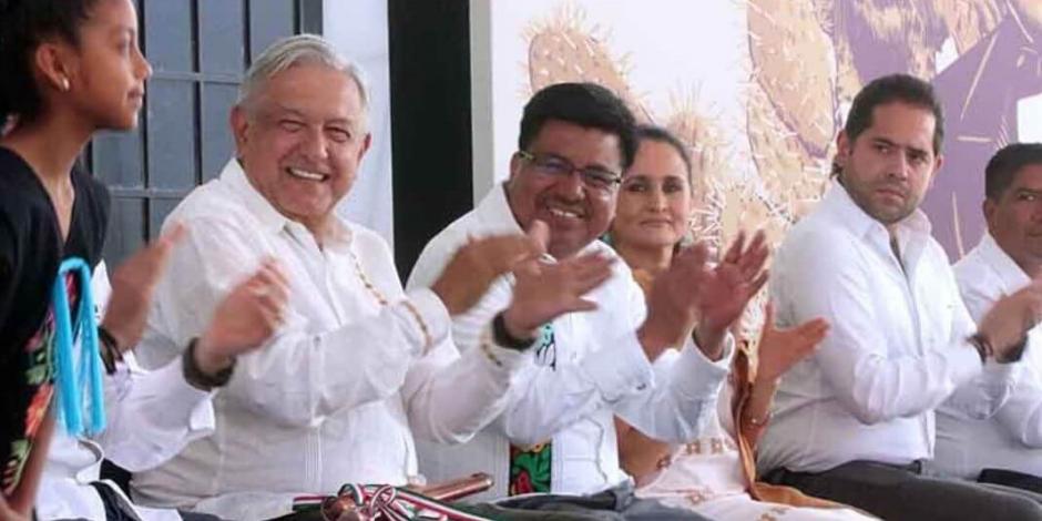 Conmemoran AMLO y Murat natalicio de Benito Juárez en Oaxaca