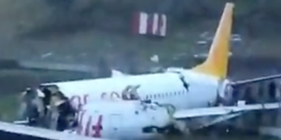 Avión en Turquía se parte a la mitad y se incendia al aterrizar (VIDEO)