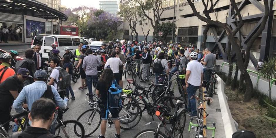 #TodosQueremosLlegarACasa, ciclistas protestan sobre Insurgentes