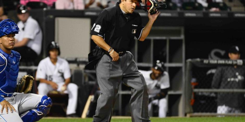 MLB elige al mexicano Alfonso Márquez como jefe de umpires