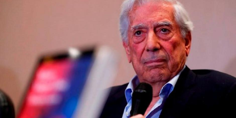 Vargas Llosa ve en peligro las libertades públicas por COVID-19