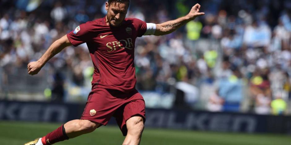 VIDEO: Quisieron humillar a Francesco Totti y así respondió
