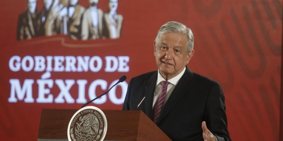 Asegura López Obrador que rescatará al IMSS de la corrupción que padece