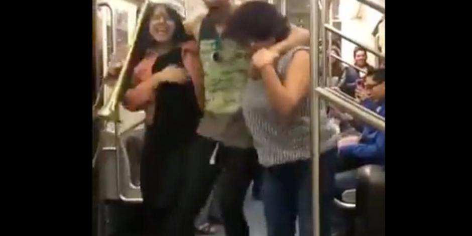 VIDEO: El Metro de fiesta, usuarios bailan “La Chona” en vagón de L2