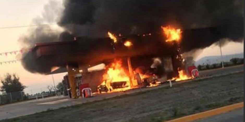 VIDEOS: Se incendia gasolinera en Ocotlán, Jalisco