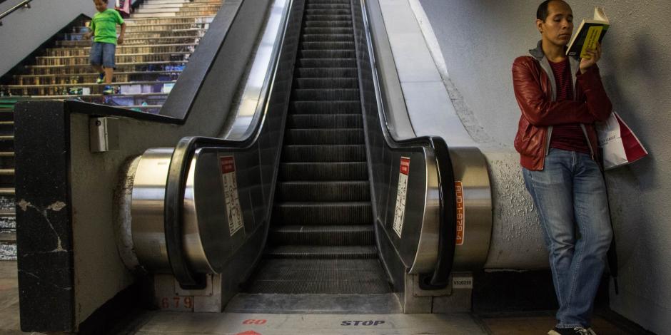 Línea 7 del metro habilitará escaleras el viernes