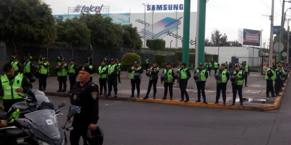 FOTOS: Ante amenaza de bloqueos de PF, policía despliega operativo en el AICM