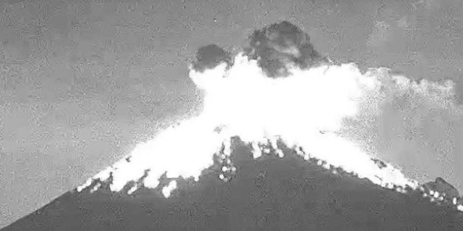 Popocatépetl continúa con actividad explosiva y liberación de ceniza