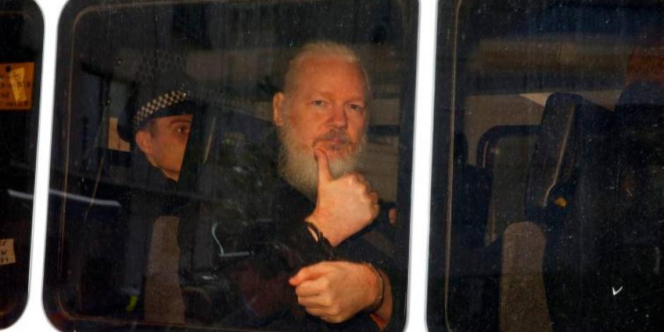 Tras detención de Assange, EU pide extradición del fundador de Wikileaks